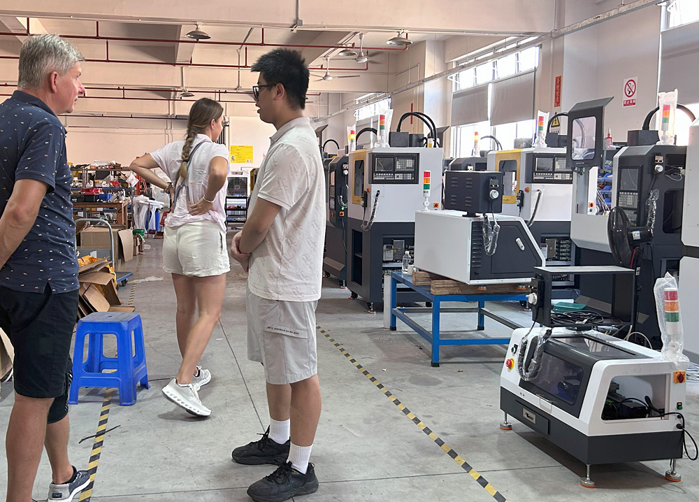 育菁桌面型数控机床