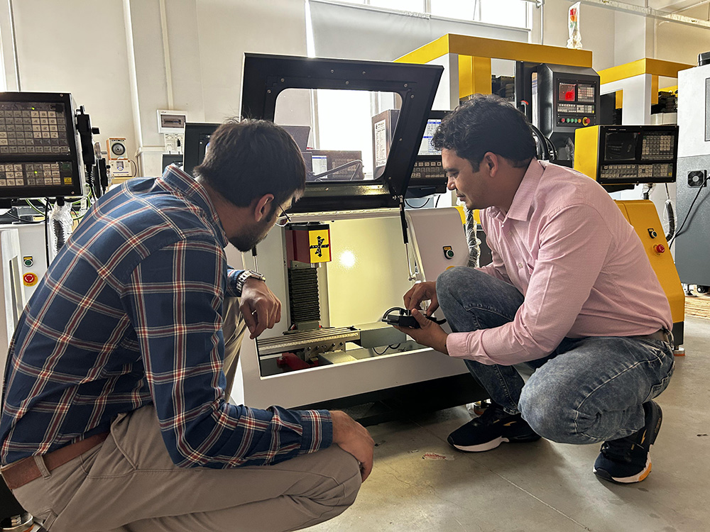 印度客户来访yl23411永利集团公司