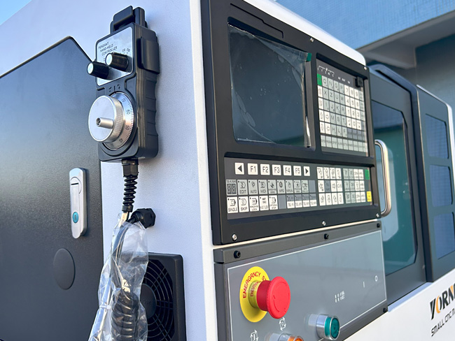 小型车铣复合机