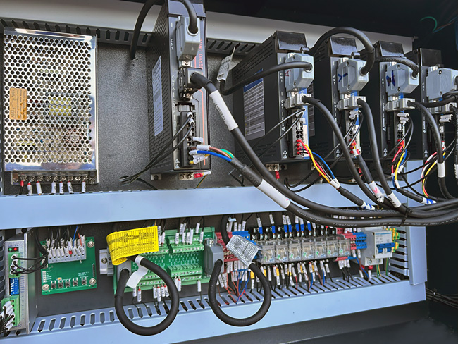 小型车铣复合机