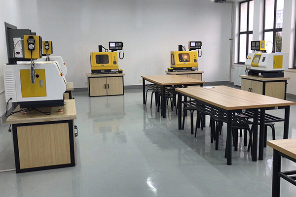 XK200 桌面型数控铣床应用案例